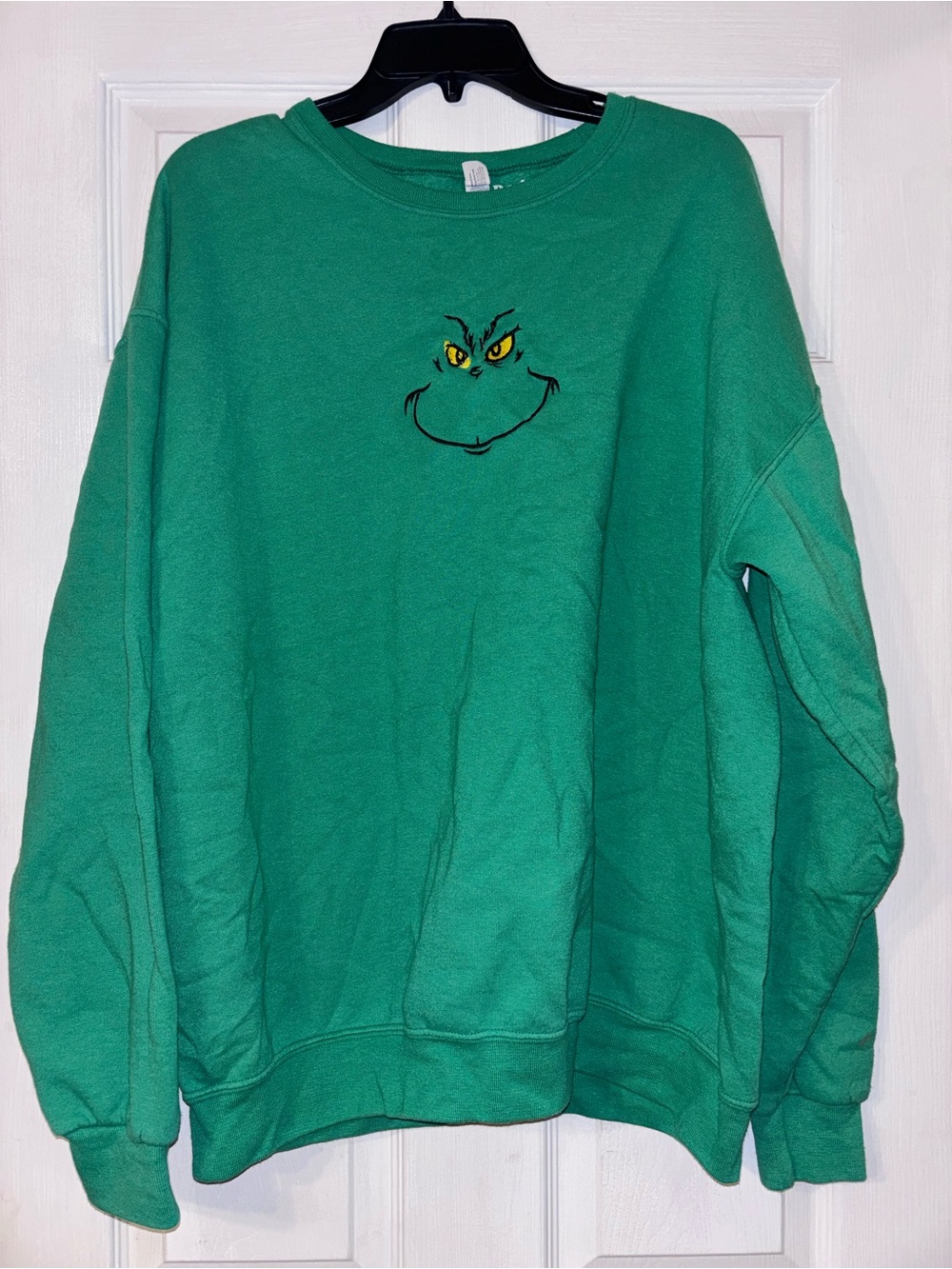 Embroidered Grinch Face Crewneck Sweatshirt - Green
